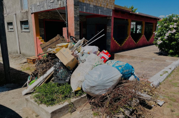 Prefeitura de Quaraí realiza mutirão de limpeza.
