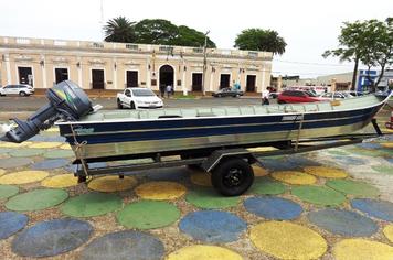 CORPO DE BOMBEIROS DE QUARAÍ RECEBE BOTE A MOTOR