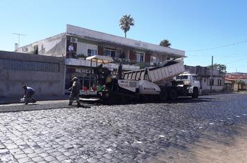 TEM INÍCIO MAIS UMA OBRA DE ASFALTAMENTO EM QUARAÍ
Na manhã desta quarta-feira (07) o Prefeito Mario Raul acompanhou o início das obras de asfaltamento da Av. 7 de setembro ( Rua General Canabarro até a Rua Simões Lopes Neto).

