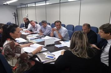 PREFEITO DE QUARAÍ PARTICIPA DA ASSEMBLÉIA GERAL ORDINÁRIA DA ASSOCIAÇÃO DOS MUNICÍPIOS DA FRONTEIRA OESTE ( AMFRO )