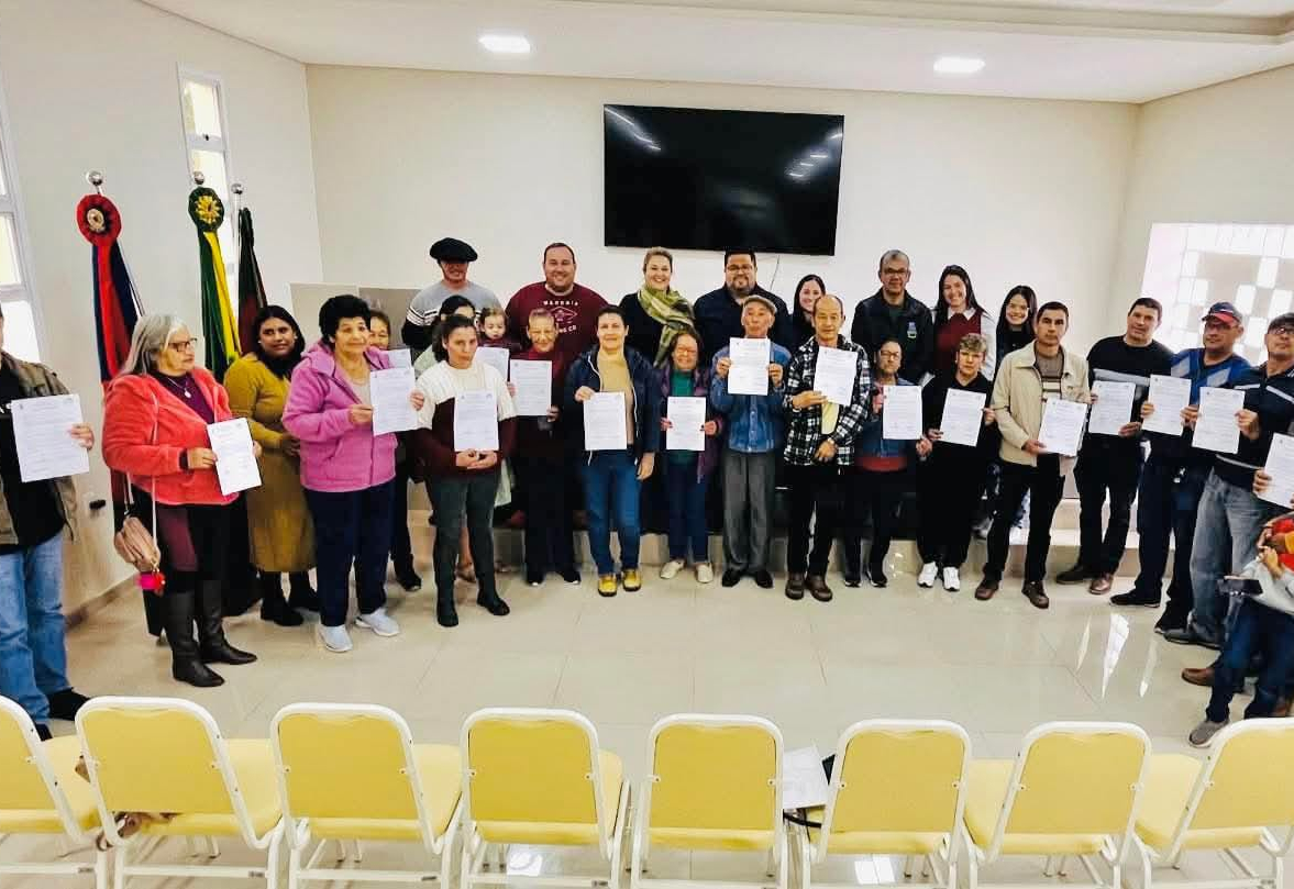 NOVAS DOAÇÕES E CONCESSÕES DE TERRENOS A FAMÍLIAS DO MUNICÍPIO